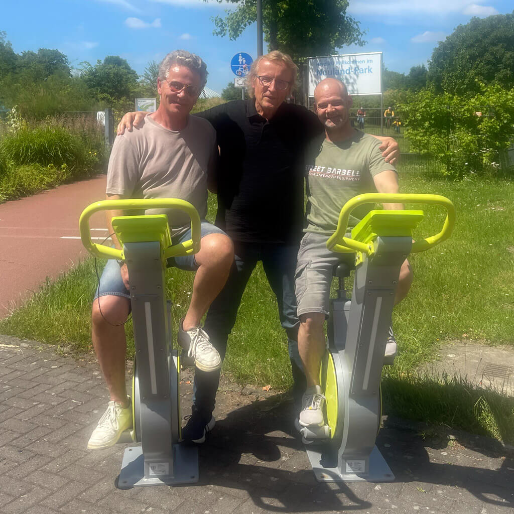 Der Neuland-Park LEverkusen bekommt 2 neue Smart-Spinning-Bikes gespendet